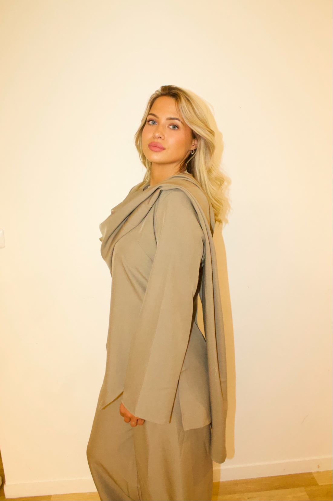 Ensemble Taupe Élégance – Collection Signature