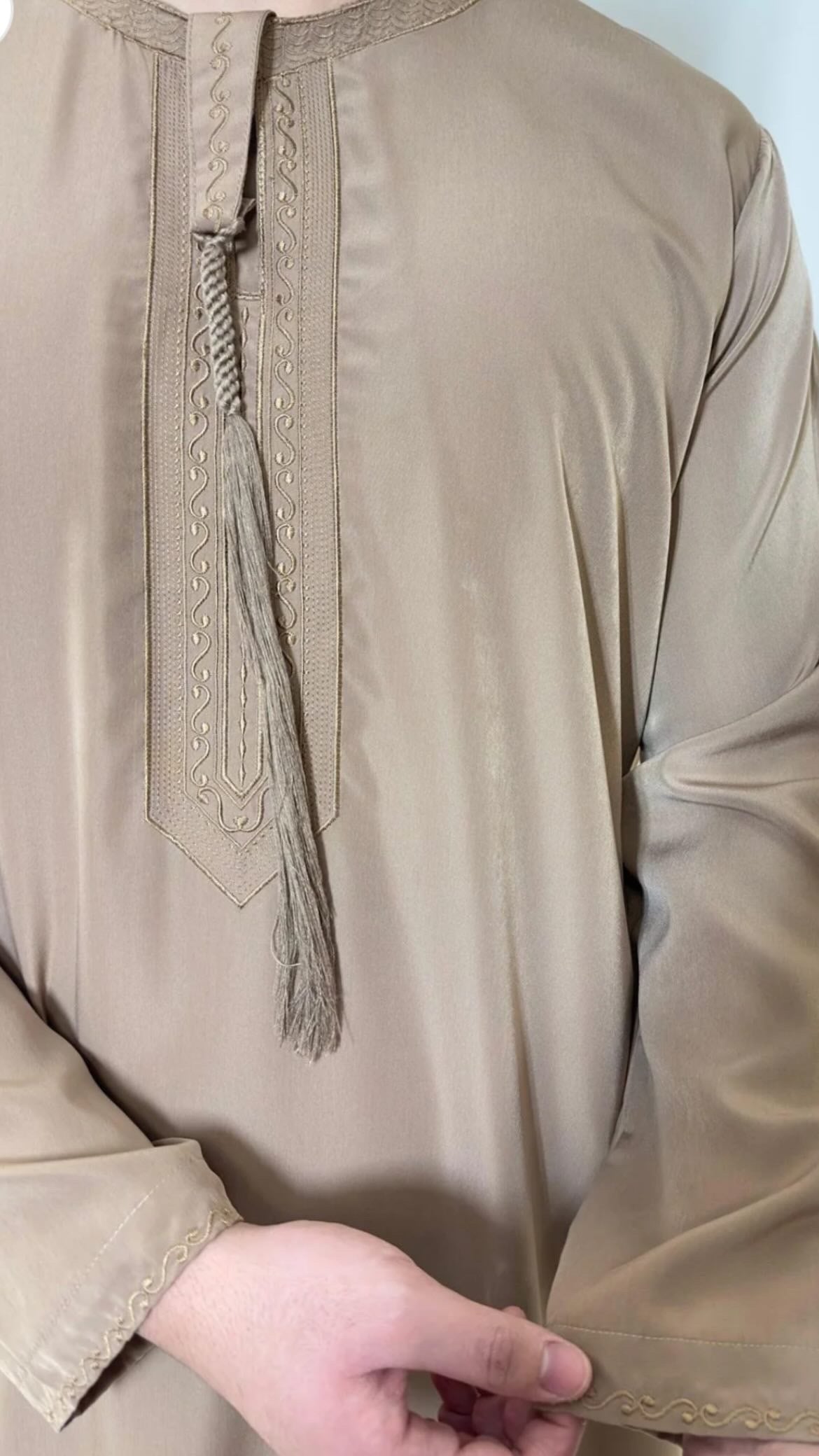 Qamis Emirati avec cravate - taupe